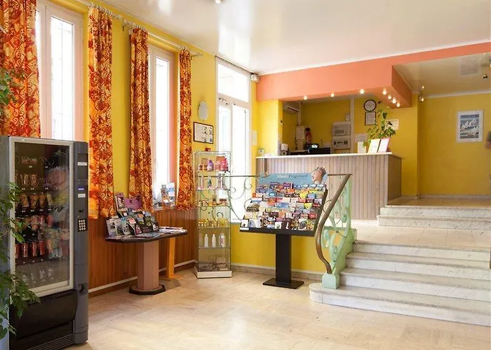 Saint Gothard 3* ニース